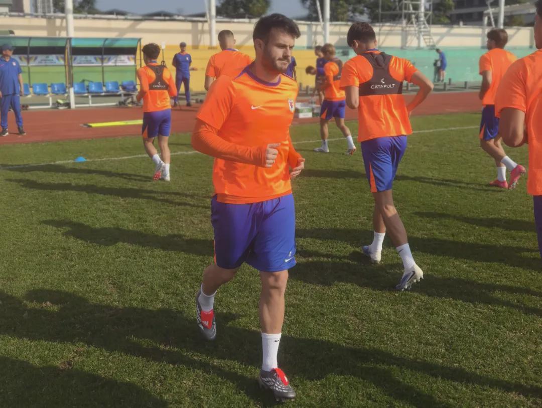 PG电子网站-山东泰山冬训现场:瓦科归队,投入新赛季备战