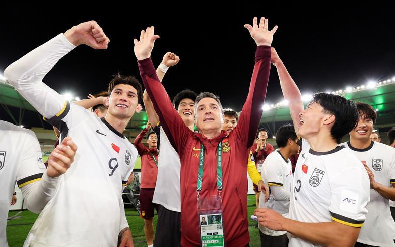 PG电子网站-CCTV5直播中日大战!球迷:再赢一场回家过年 董方卓:继续打我脸